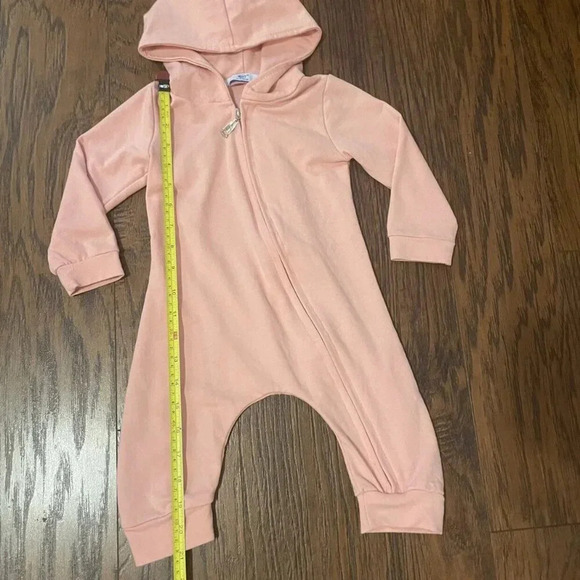 Pink Dinosaur Hooded Jumpsuit 12-18 Months, Unisex - Picture 3 of 7
